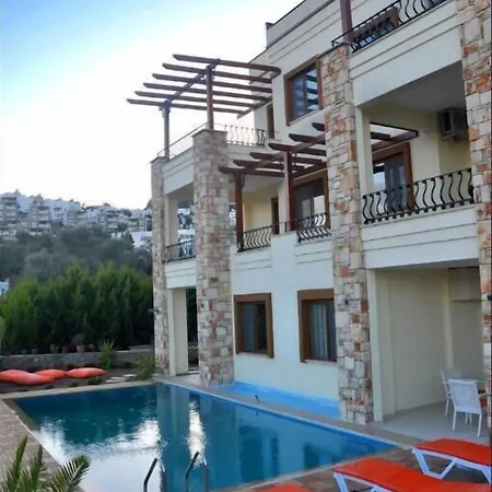 Liona Gundogan (Bodrum)